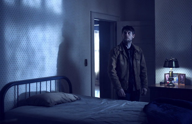 O enredo gira em torno de Kyle Barnes (Patrick Fugit), perseguido por uma possesso demonaca. Foto: Fox /Divulgao