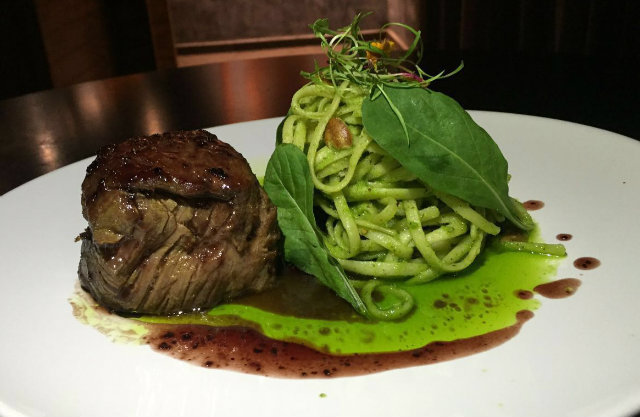 O Pisco serve um Filé ao Chisô (Escalope de filé mignon ao suave molho de jabuticaba, acompanha linguine ao pesto japonês com rúcula, chisô e castanha do Pará). Foto: Divulgação O Pisco serve um Filé ao Chisô (Escalope de filé mignon ao suave molho de jabuticaba, acompanha linguine ao pesto japonês com rúcula, chisô e castanha do Pará). Foto: Divulgação