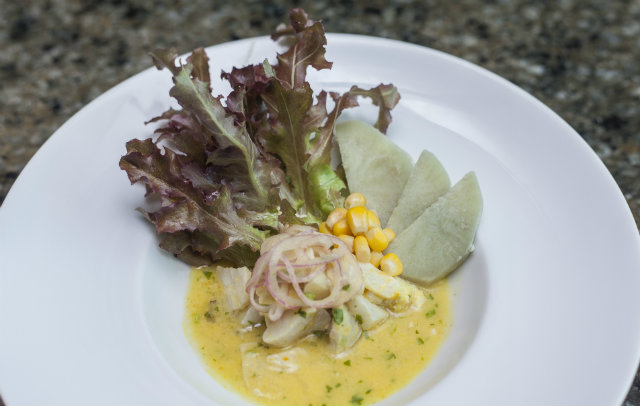 Chef Biba Fernandes lana receita de ceviche criada para esposa e brao direito Manuela Lisboa. Foto: Divulgao