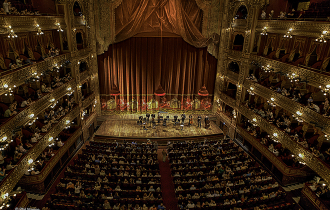 Teatro Coln impressiona com sua beleza e visita guiada vale a pena. Foto: Phil Marion/Flickr
