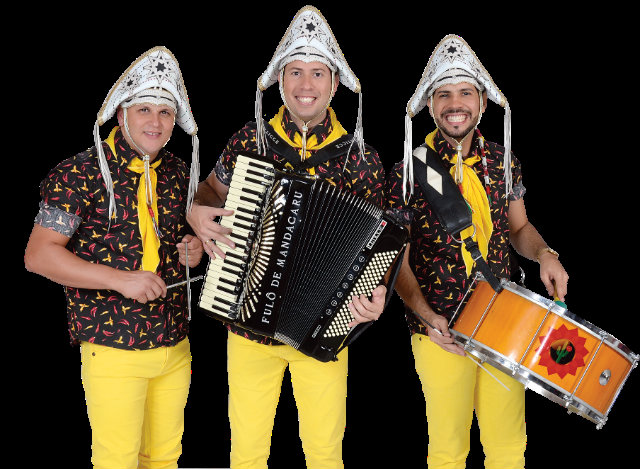 A banda com Bruno, Armandinho e Pingo  formada por 15 integrantes. Foto: Site Oficial/Divulgao  