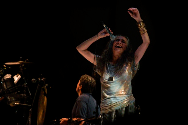 Maria Bethnia em show em Fortaleza, em 2012. Foto: Jefferson Albuquerque/Creative Commons
