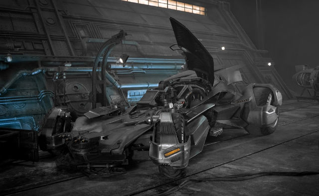 Primeira imagem do longa  do veculo usado pelo Batman. Foto: Warner Bros./Divulgao