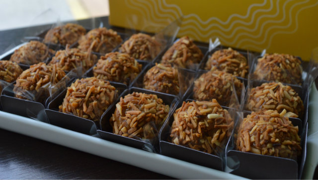 Brigadeiro de cocada e de canjiquinha so as opes juninas do Delikata. Foto: Divulgao