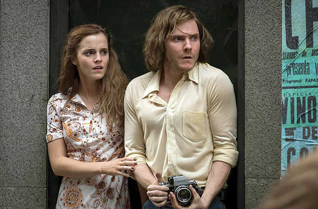 Os atores Daniel Brhl e Emma Watson esto no filme. Foto: Divulgao