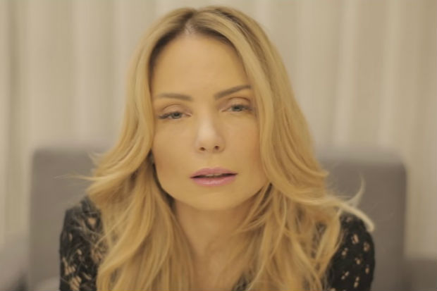 Em vdeo, pastora Bianca Toledo leu uma carta que foi analisada pelo seu advogado sobre o abuso sofrido pelo filho. Foto: Reproduo/YouTube