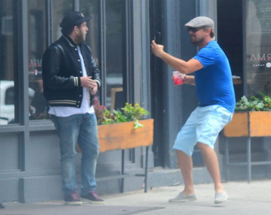 DiCaprio assusta colega de elenco nas ruas de Nova York. Foto: Reproduo/YouTube