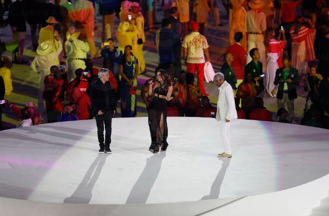 Caetano Veloso, Anitta e Gilberto Gil cantaram msica de Ary Barroso. Foto: Fernando Frazo/Agncia Brasil