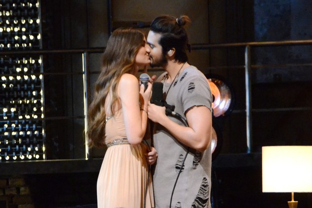 Os dois se beijaram durante a gravao do prximo DVD de Luan Santana. Foto: Instagram/Reproduo