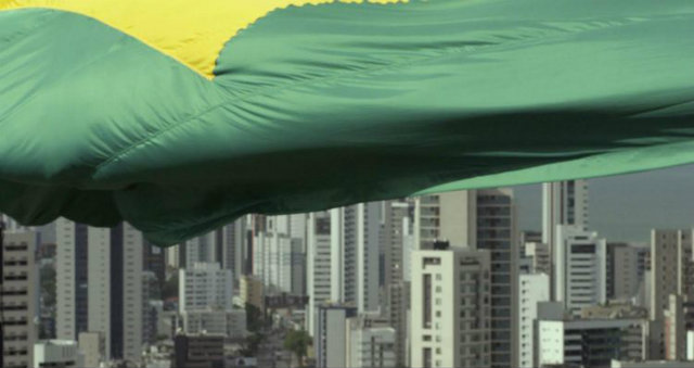 Bandeira tem 20 metros de comprimento e 10 de largura. Foto: Ivo Lopes / Divulgao
