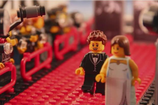 Animao em forma de Lego causou surpresa com pedido de casamento na Inglaterra. Foto: Reproduo/YouTube