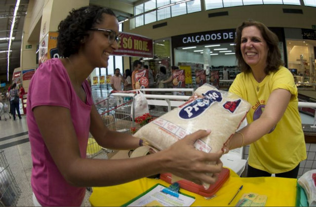 O voluntariado  definido como uma "atividade no remunerada" de fins no lucrativos. Foto: Marcelo Camargo/ Agncia Brasil