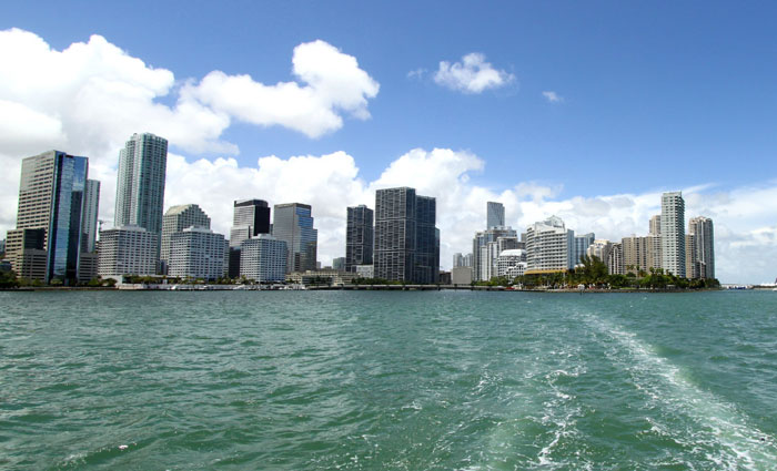 De janeiro a agosto deste ano, Pernambuco recebeu 10,6 mil turistas norte-americanos. Nmeros devem aumentar com voo direto. Foto: Miami Skyline/Divulgao