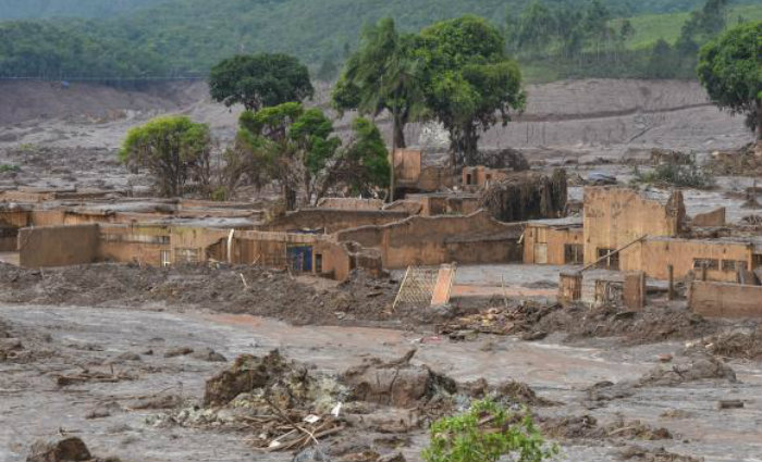 Barragem da mineradora Samarco se rompeu no distrito de Bento Rodrigues, zona rural a 23 quilmetros de Mariana, em Minas Gerais. Foto: Antonio Cruz/Agncia Brasil