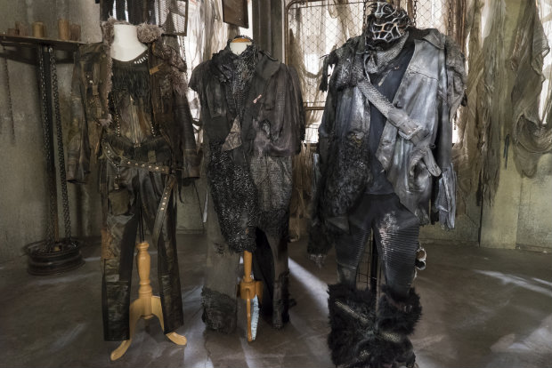 Combinao de elementos  a marca dos figurinos de The 100. Foto: CW/Divulgao