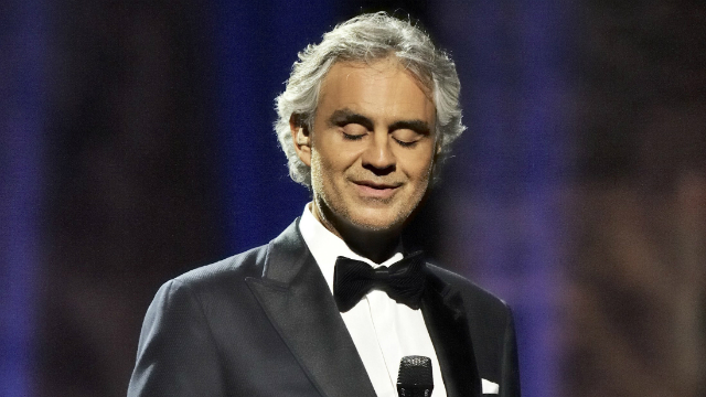 Durante turn, Bocelli dividiu o palco com Anitta e Paula Fernandes. Foto: PBS/Reproduo