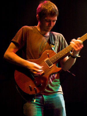 John Dieterich  guitarrista da banda norteamericana, dedicada ao rock experimental. Foto: Nathan wind/Divulgao