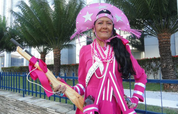 Cangaceira rosa ajuda outras mulheres a enfrentar o cncer. Foto: Arquivo/ DP