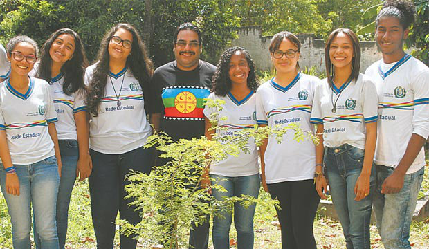 Estudantes avanaram para a disputa da competio nacional .Foto: Julio Jacobina/ DP