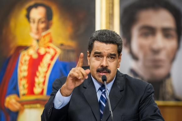 Se o referendo for instaurado neste ano, no s o presidente venezuelano Nicols Maduro ser forado a sair do cargo, como novas eleies sero convocadas. Foto: Miguel Gutierrez/EPA/Agncia Lusa