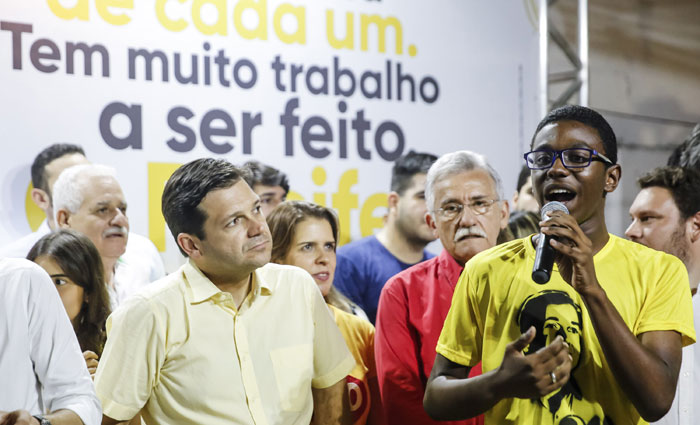 Vice-prefeito Luciano Siqueira (PCdoB) exaltou o esforo do ex-presidente Lula para trazer a Refinaria Abreu e Lima para Pernambuco. Foto: Andra Rgo Barros/PSB/Divulgao