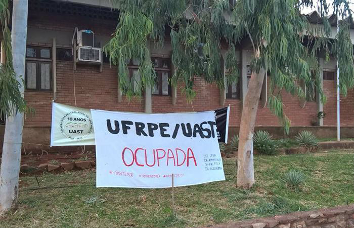 Estudantes da UFRPE ocuparam a Unidade Acadmica de Serra Talhada. Foto: Reproduo/ Facebook