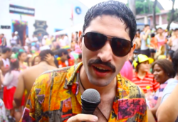 %u201CA maneira mais fcil de injetar uma crtica  atravs do humor", diz Raphael Tenrio, do Dirio Pernambucano. 