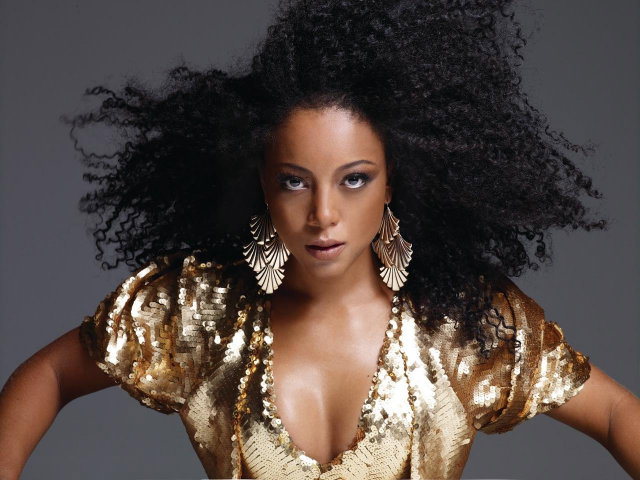 Transitando entre o soul e o rap, Negra Li se prepara para lanar lbum novo em 2017. Foto: Negra Li/Divulgao