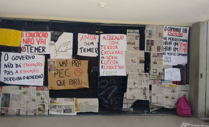 Estudantes ocupam Escola de Referncia Silva Jardim, no Monteiro. Foto: Reproduo/ Facebook 