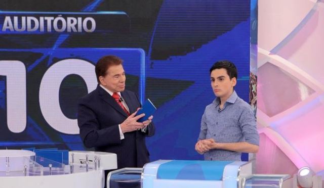 "Seu pai j te viu na televiso?", questionou Silvio, antes de soltar um "E ele no se suicidou?". Foto: SBT/Divulgao