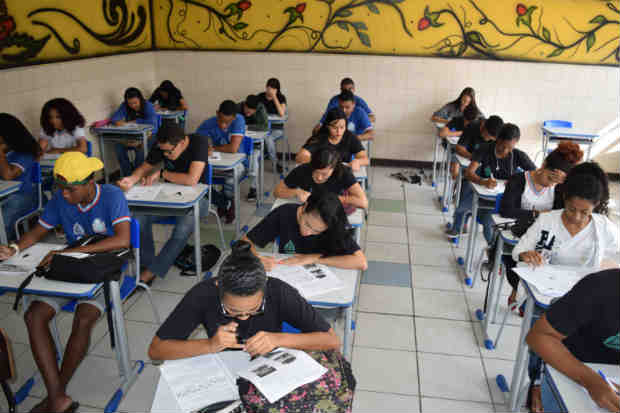 Proposta de redao traz quatro textos motivadores para auxiliar estudantes na criao do texto. Foto: Suami Dias/ GOVBA