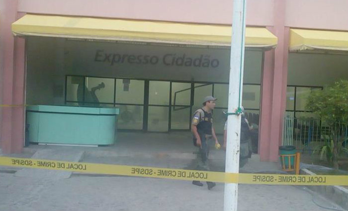 Prédio, danificado, está fechado para a realização de perícia e não terá expediente nesta quarta-feira. Foto: Reprodução/ Facebook Prédio, danificado, está fechado para a realização de perícia e não terá expediente nesta quarta-feira. Foto: Reprodução/ Facebook