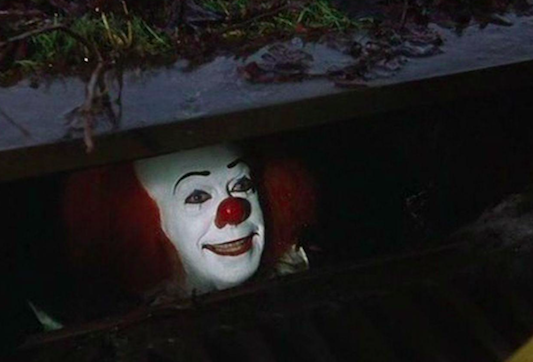 Pennywise  considerado um dos palhaos mais assustadores da fico. Foto: Reproduo da internet/Youtube