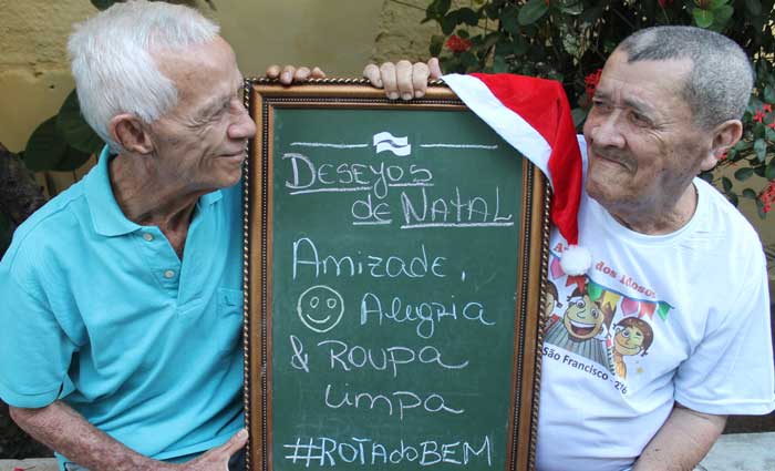 A campanha Desejos de Natal inclui fotos com mensagens dos idosos atendidos, com seus pedidos de Natal. Foto: Divulgao/Rota Atlntico