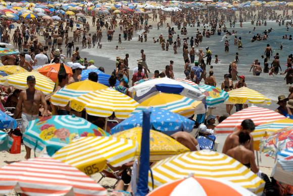 Os cuidados para diminuir os riscos so: realizar atividade fsica, evitar ambientes muito quentes e a exposio direta ao sol. Foto: Fernando Frazo/Agencia Brasil