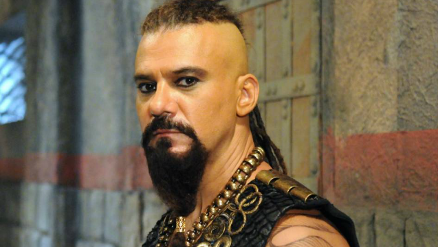 O ator interpretou o feiticeiro Balao na segunda temporada de Os dez mandamentos. Foto: Record/Divulgao
