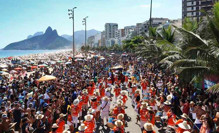 Mais do que os desfiles das escolas de samba, o Rio de Janeiro ferve por causa dos blocos de rua. Foto: Hudson Pontes/RioTur