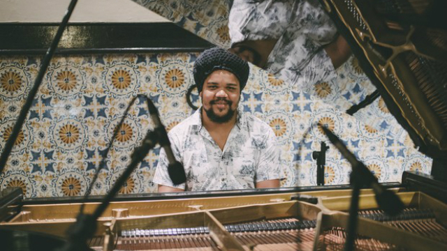 Pianista Amaro Freitas  uma das atraes do Rec-Beat Apresenta na Casa do Cachorro Preto. Foto: Laura Pronto/Divulgao