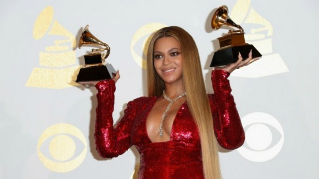 Beyonc leva dois prmios para casa no 59 Grammy Awards. Foto: Getty Images