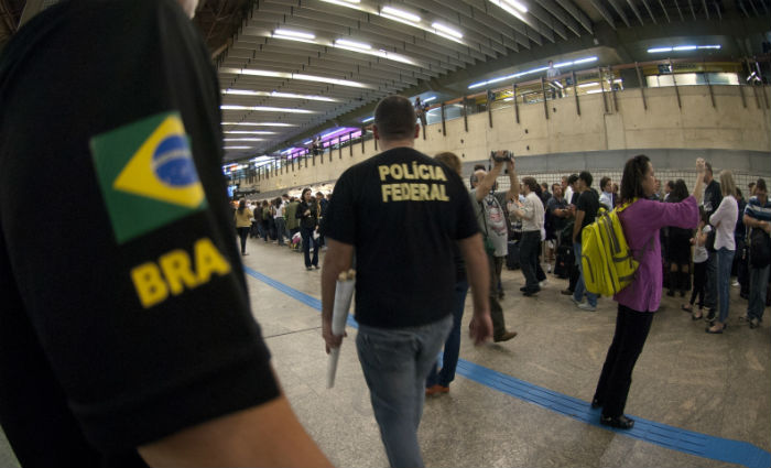 O passageiro, de acordo com a Federal, foi conduzido  delegacia para exames periciais. Foto: Marcelo Camargo/Agncia Brasil 