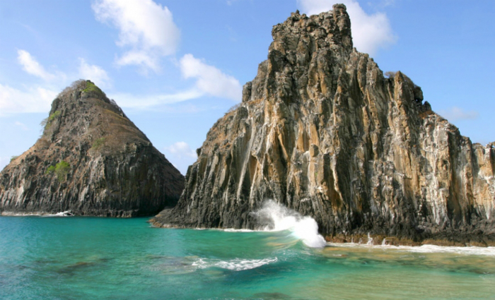 Mar cristalino em praia Baa do Sancho. Foto: Divulgao