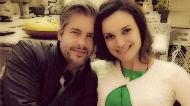 Victor e Poliana Bagatini em clique postado no Instagram, anunciando a chegada da primeira filha, Maria Vitria. Foto: Instagram/Reproduo