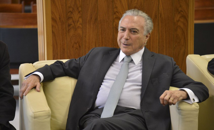Antes de embarcar, Temer se reuniu com o ministro do Planejamento. Foto: Jos Cruz/Agncia Brasil