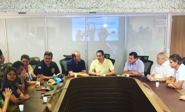 Os gestores visitaram a sala de monitoramento. Foto: Ricardo Fernandes/DP