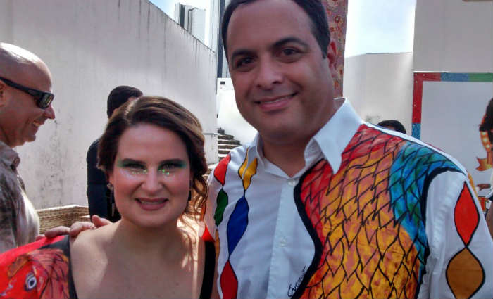 Governador Paulo Cmara e primeira dama, Ana Luiza, recebem convidados no Camarote do Galo da Madrugada. Foto: Roslia Rangel (Foto: Roslia Rangel)