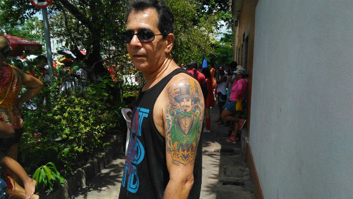 O contador Marcos Mendona pretende fazer outras tatuagens relacionadas ao carnaval. Foto: Marlon Diego/Esp.DP.