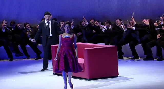 La Traviata  dirigida por Rolando Villazon. Foto: YouTube/Reproduo