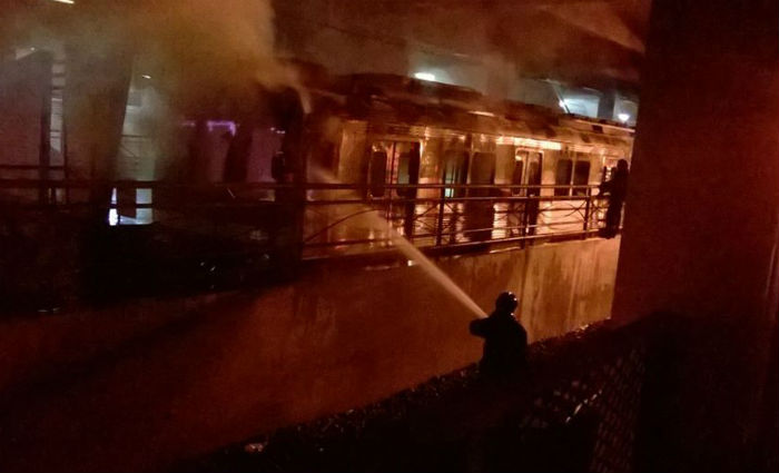 Incndio destri parcialmente vago do metr no Largo da Paz. Foto: Bombeiros/ Divulgao