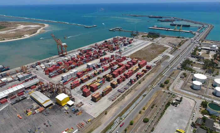 Exportao de combustveis tiveram alta de 6%. J operao com conteineres subiram 22% (Foto: Divulgao/Porto de Suape)