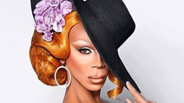 RuPaul posto "sasha away" para o presidente brasileiro. Foto: Facebook/Reproduo